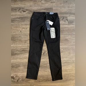 1822 Black Denim Jeans